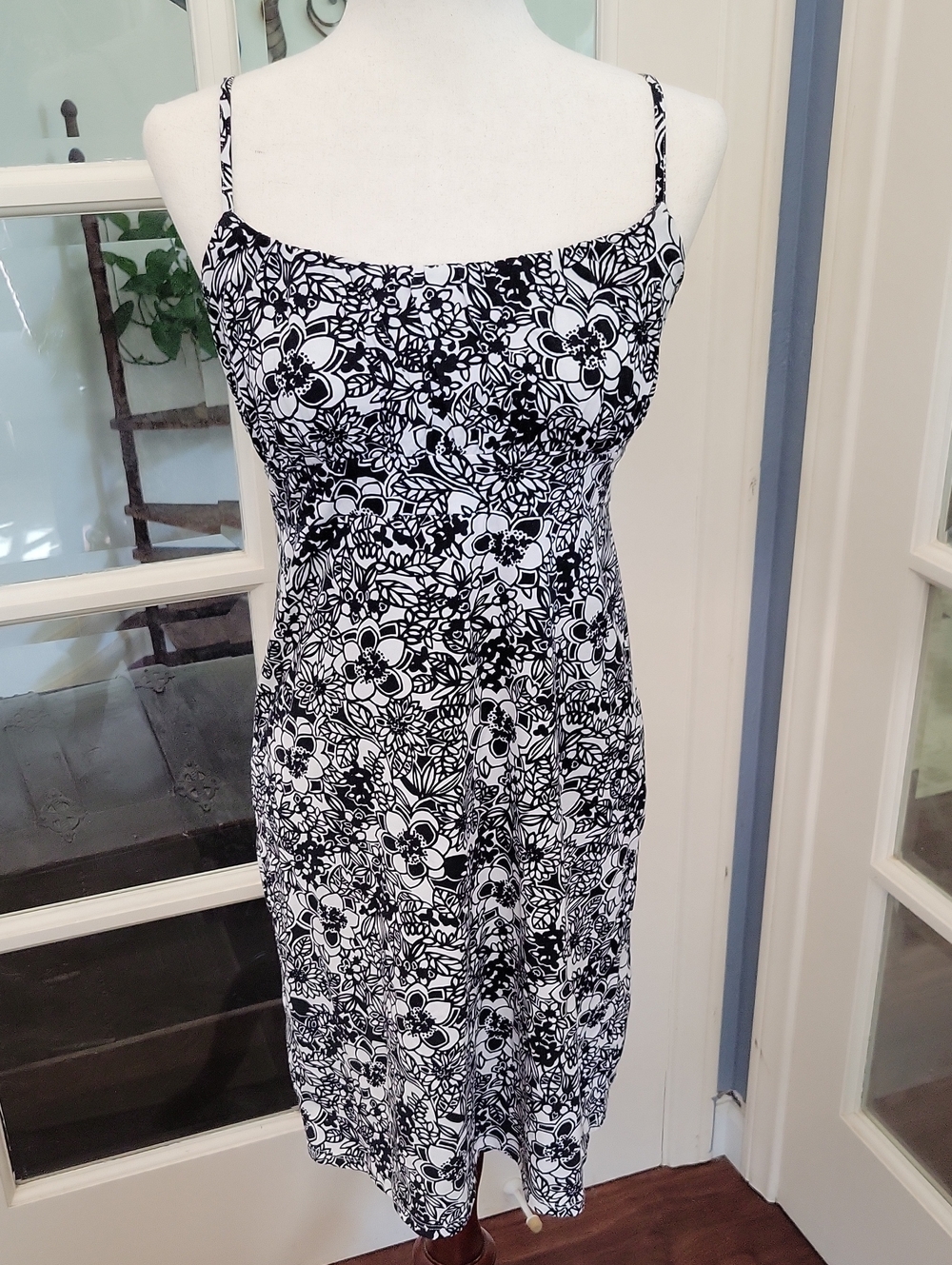 NWT -- ANNE TAYLOR LOFT Black and White Floral Tank Dress | Size: SP